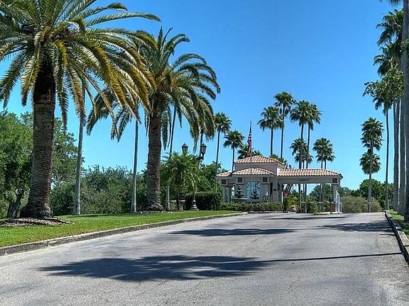 3rd image of 3919 Torrey Pines Blvd