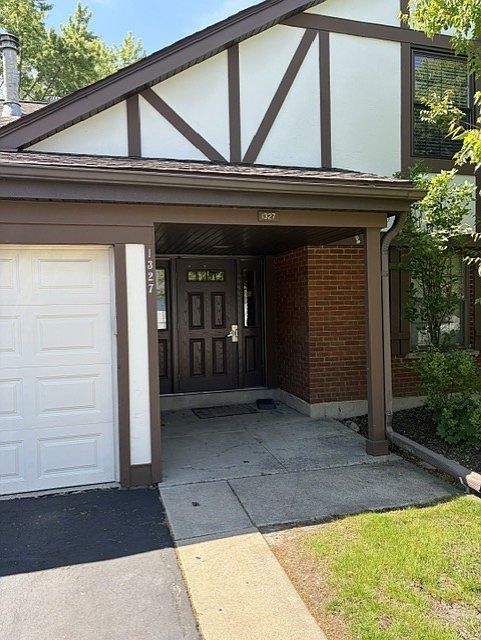 1st image of 1327 Williamsburg Dr Unit D2