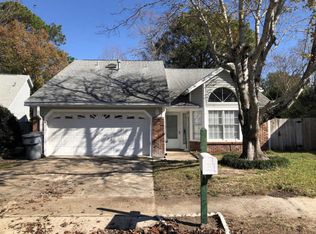 383 Canterbury Cir, Fort Walton Beach, FL 32548