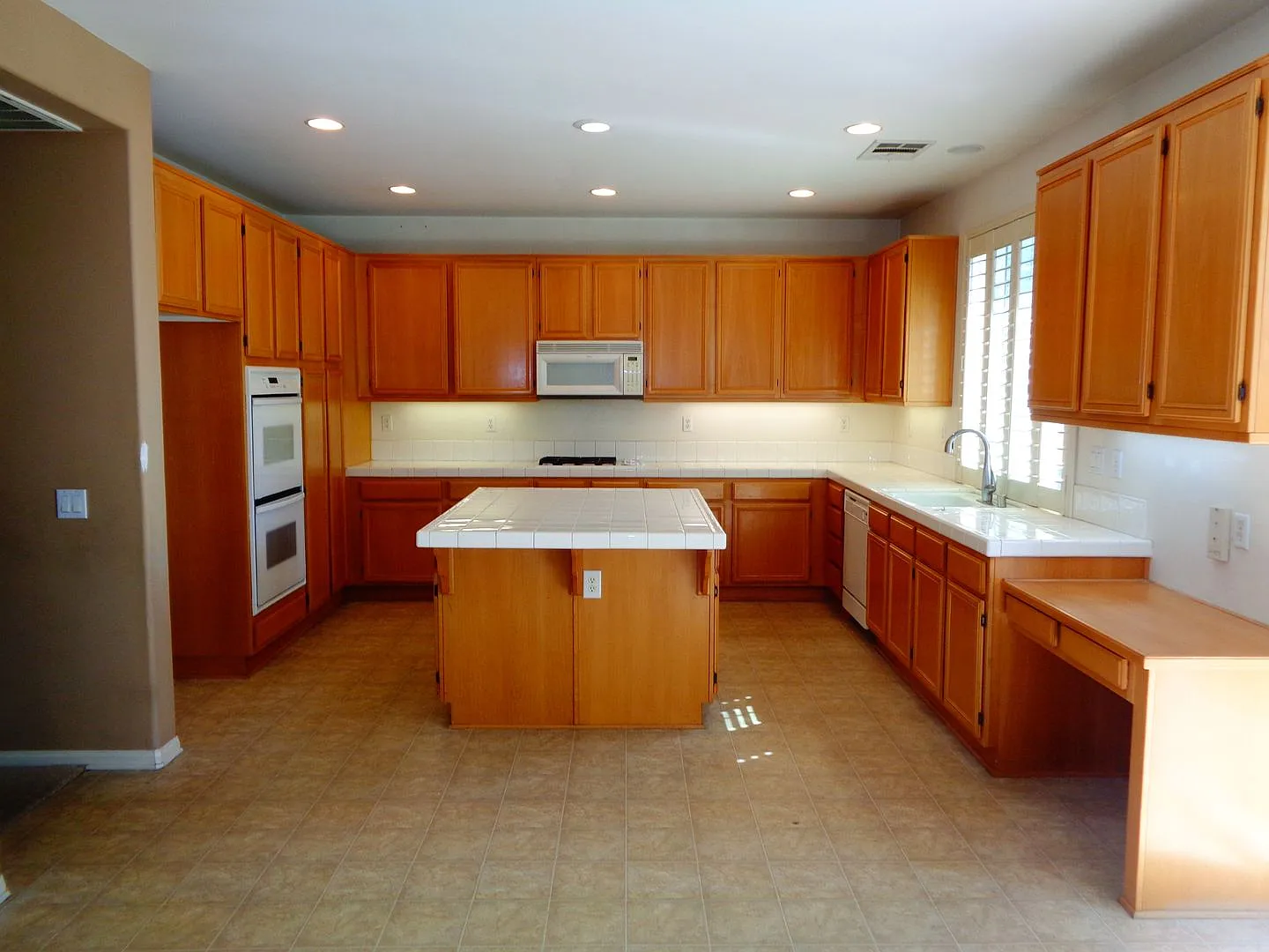 3 Bed 3 Bath Remodeled House For Rent in Gated and Private Upland Community — Photo 3