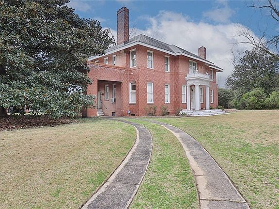 3rd image of 2901 Summerville Rd