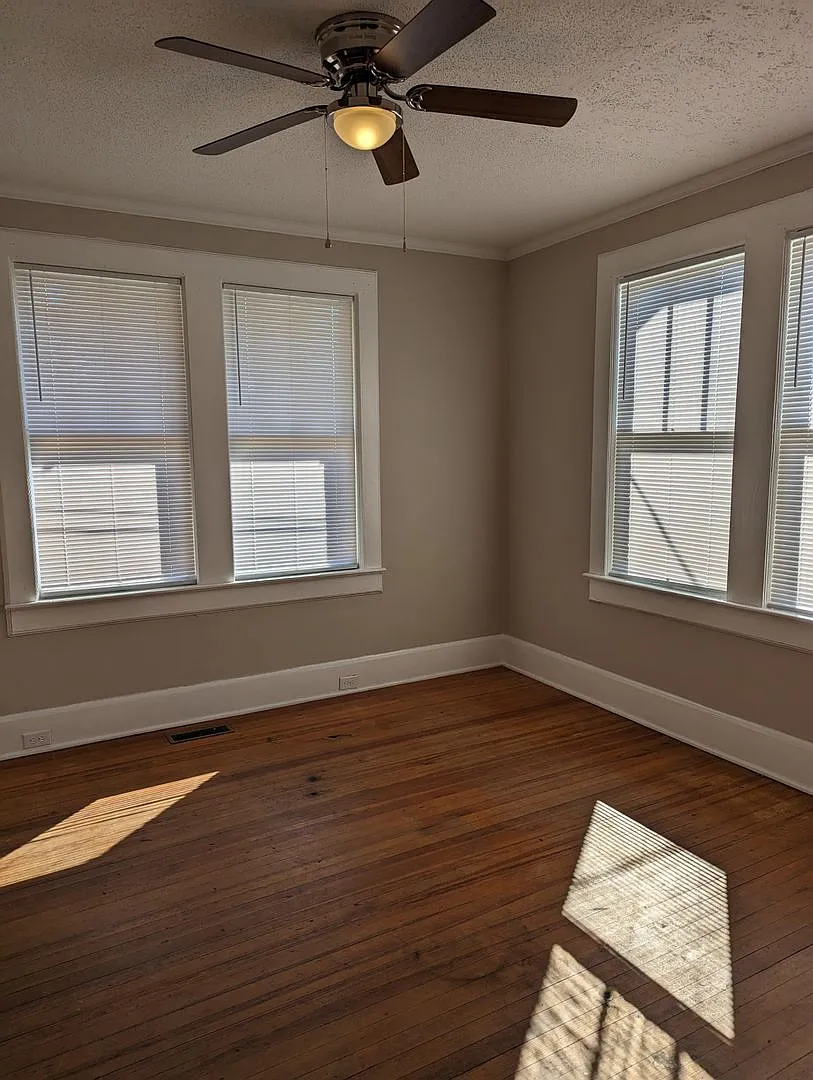 Single home for rent — Photo 2
