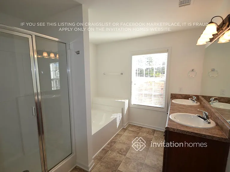 2472 Folsom St — Photo 9