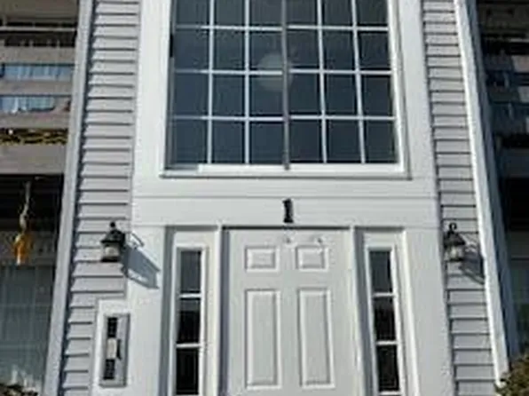 1131 Sunview Dr, Saint Johns, MI 48879