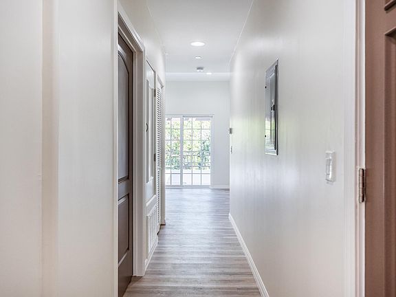 2nd image of 518 Glenwood Rd #201