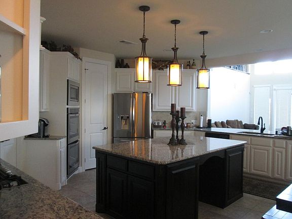 2nd image of 2621 Stonybrook Dr