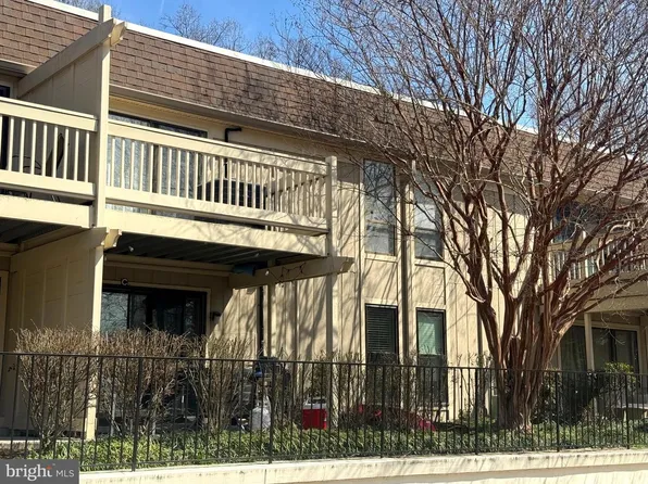 5772 Rexford Ct, Springfield, VA 22152