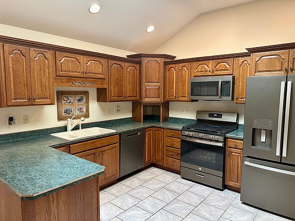3rd image of 4949 141st St
