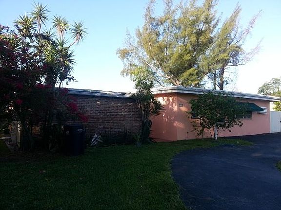 4th image of 980 N Royal Poinciana Blvd