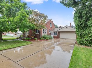 7136 Rosedale Blvd, Allen Park, MI 48101