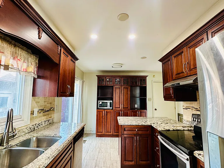 52 Moffatt Ave — Photo 15