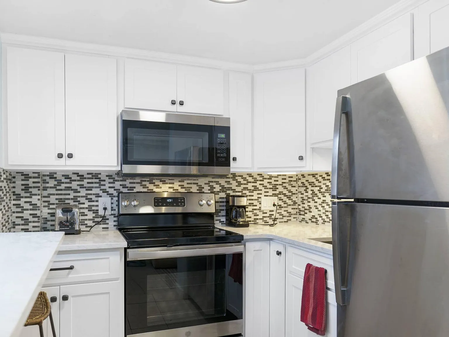 1 bed, $1,300 — Photo 4