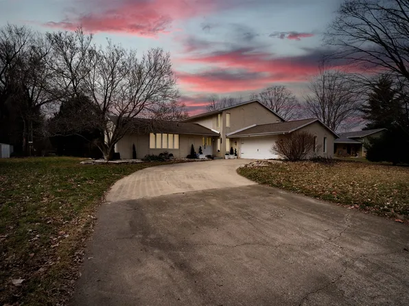 1103 N Prairie View Ln, Pontiac, IL 61764