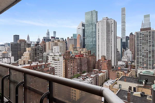 Sold by Douglas Elliman | media 10