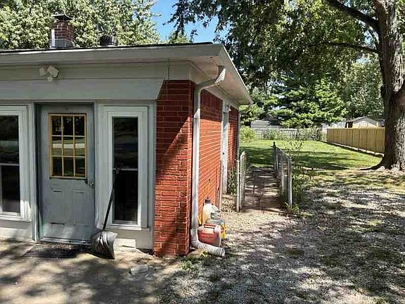 3rd image of 8681 N Ricks Dr W