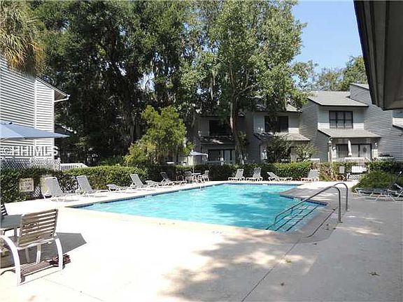 4th image of 19 Lemoyne Ave APT 95