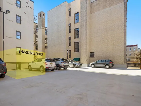 501 Adams Street image 12 of 16