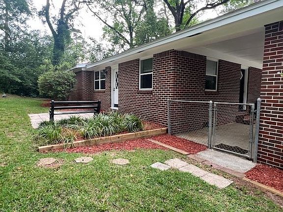 4th image of 1913 Sunset Ln