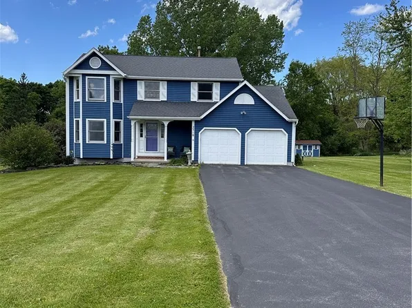 2318 Wellington Dr S, Cazenovia, NY 13035