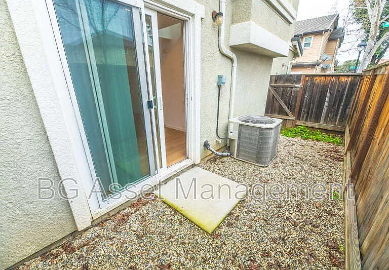 128 Kingfisher St — Photo 35