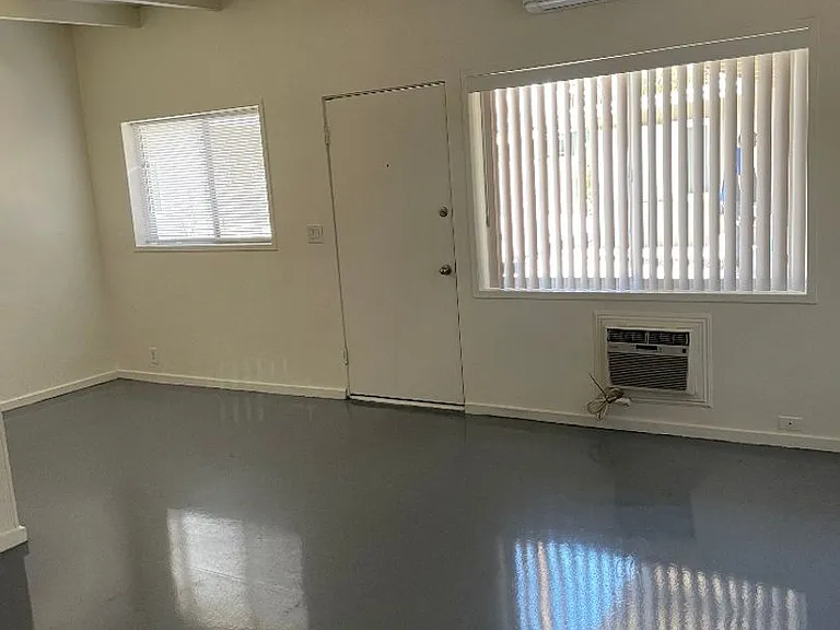 540 S Mountain View Dr — Photo 9