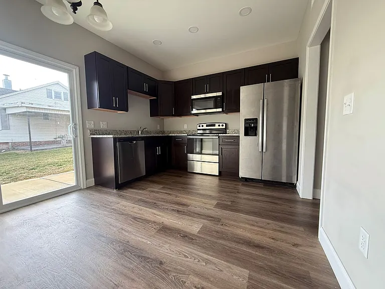 109 Westfield Ct — Photo 14