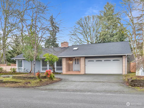 8208 Sapphire Drive SW, Lakewood, WA 98498