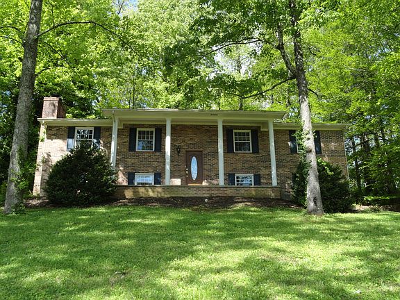2nd image of 621 Woodland Dr