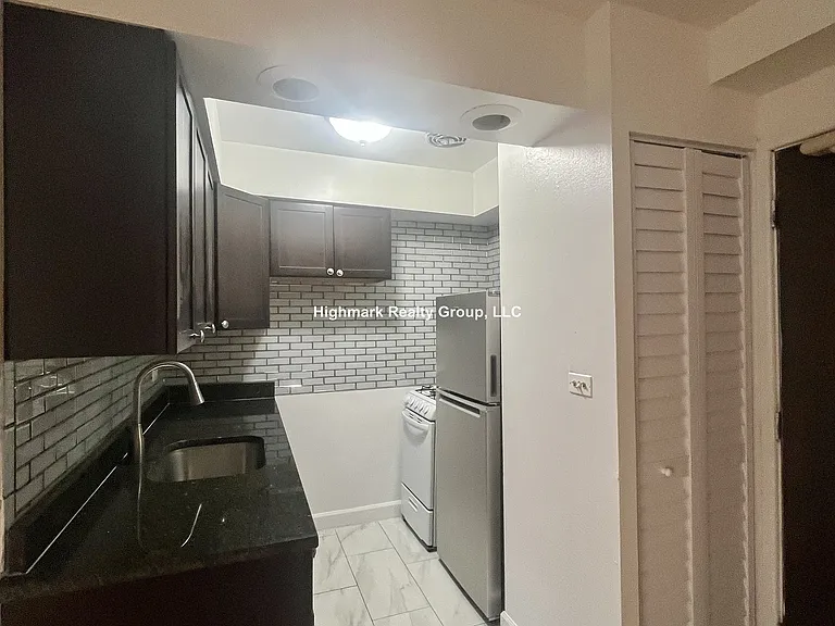 6830 N Sheridan Rd #663 — Photo 2