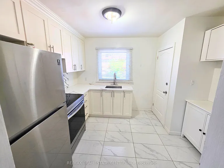 353 E 21st St — Photo 17
