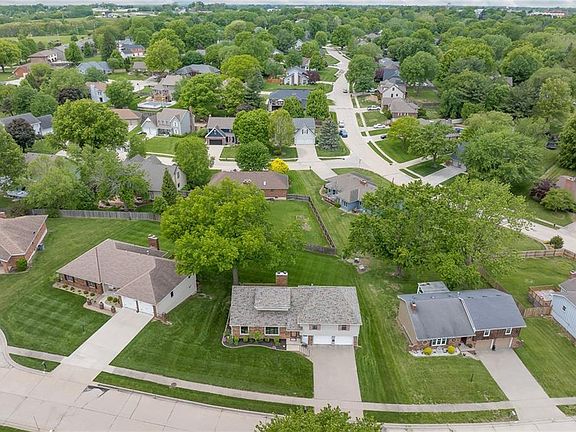 4th image of 506 Meadowcrest Ct