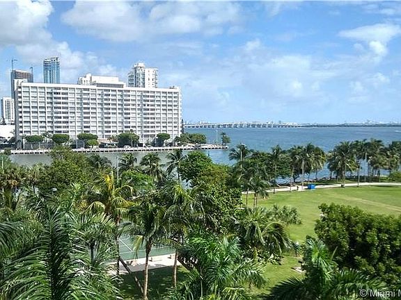 3rd image of 1900 N Bayshore Dr #904