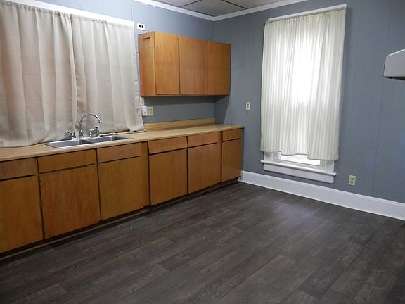 5th image of 207 Olney Ave