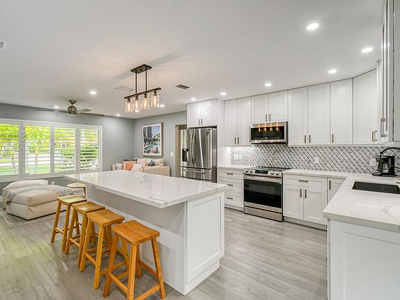 2nd image of 400 Tequesta Drive