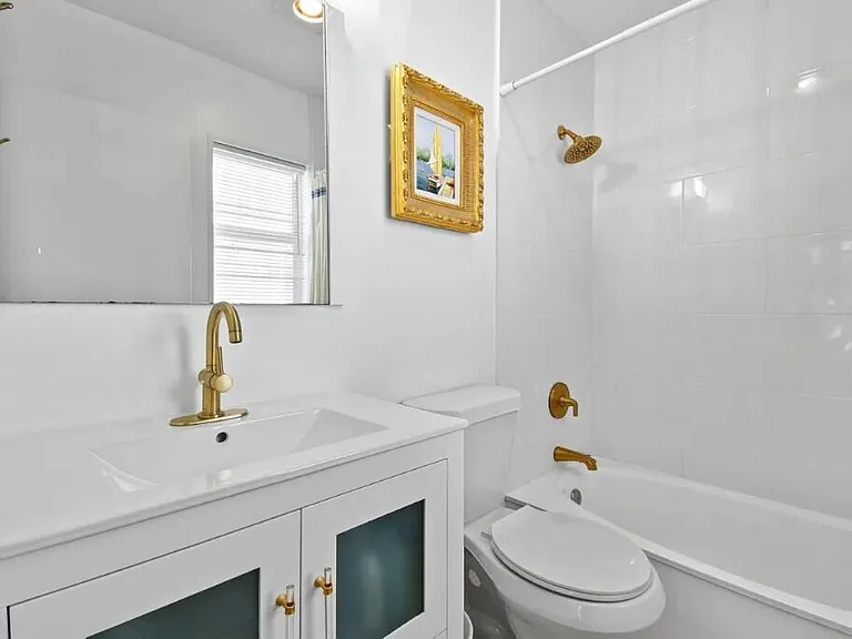 941 Ocean Dr — Photo 8