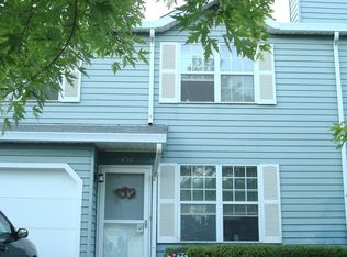 458 Meadow Hill Ln, Round Lake Beach, IL