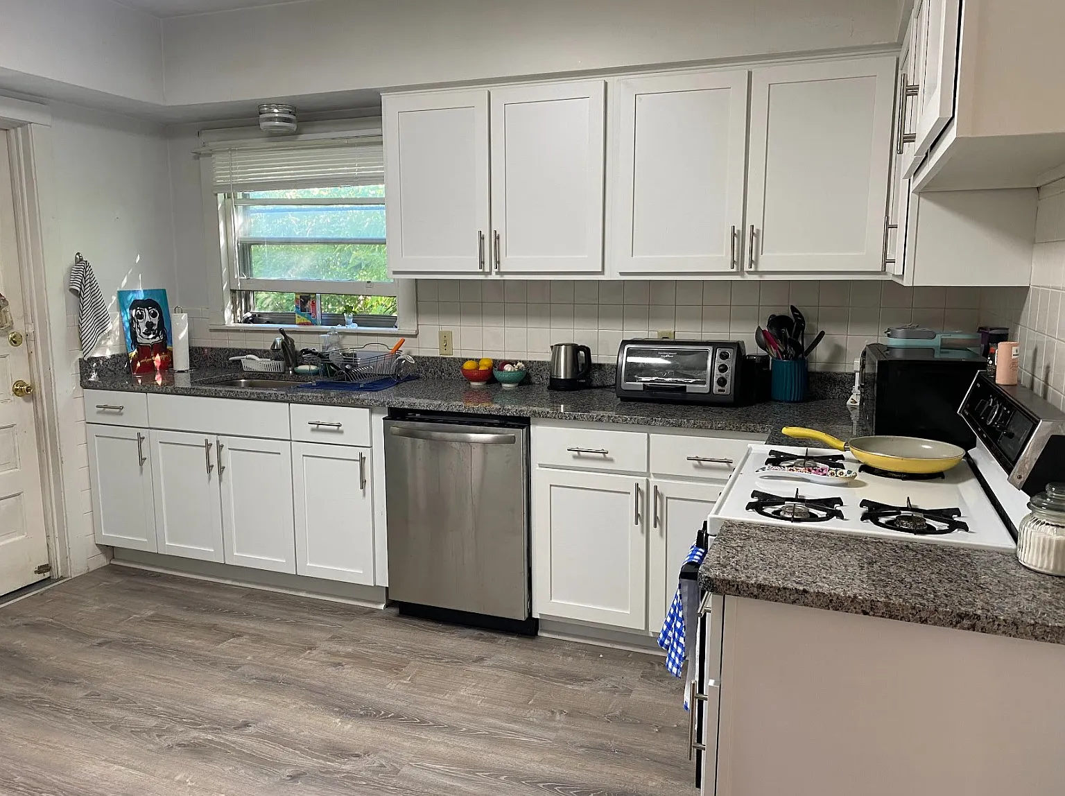 3 bed, 1000 sqft, $2,175 — Photo 3