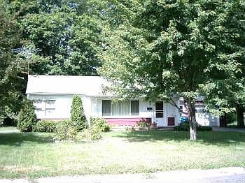 2nd image of 705 Birch St S