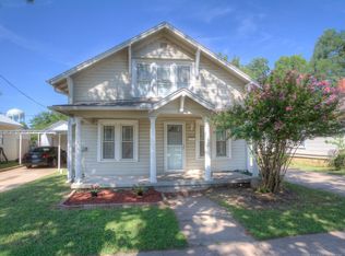 612 S Main St, Bristow, OK 74010