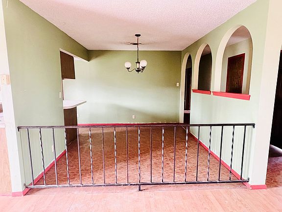 2nd image of 2917 Canyon Creek Dr