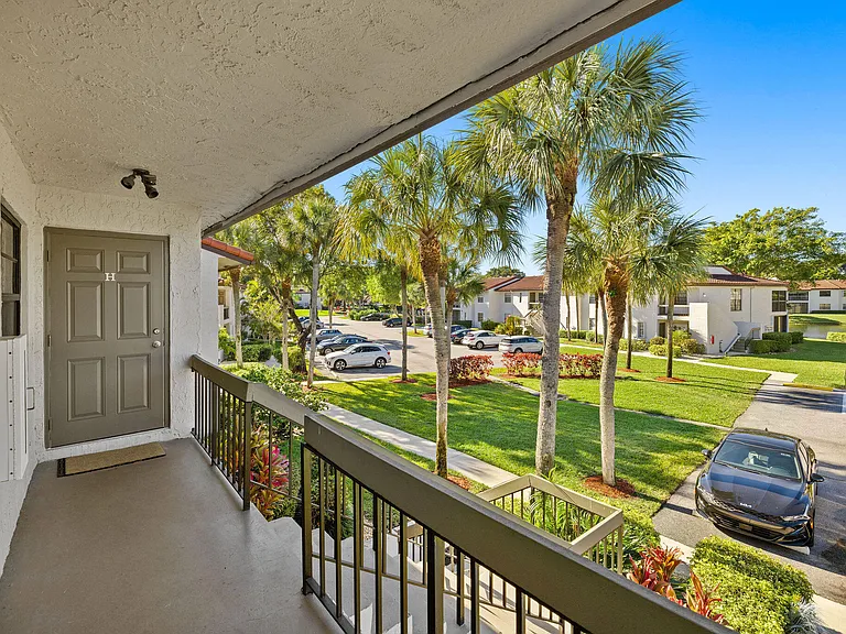 9193 Pecky Cypress Ln #6F — Photo 16