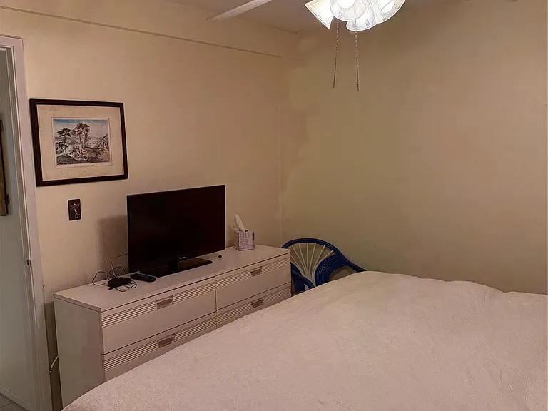 2841 NE 32nd St #2 — Photo 9