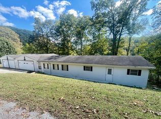 960 Indian River Boat Dock Rd, Jacksboro, TN 37757
