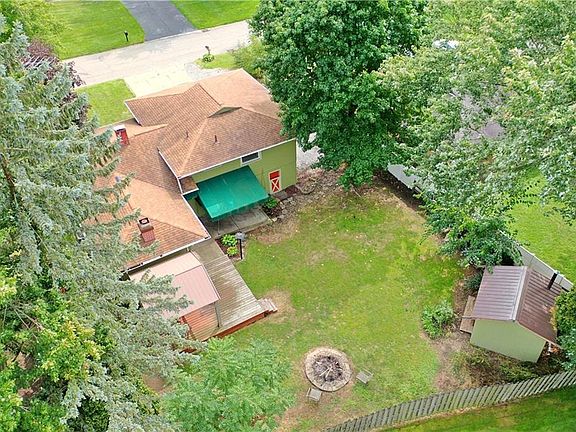 4th image of 8235 Fairhill Dr NE