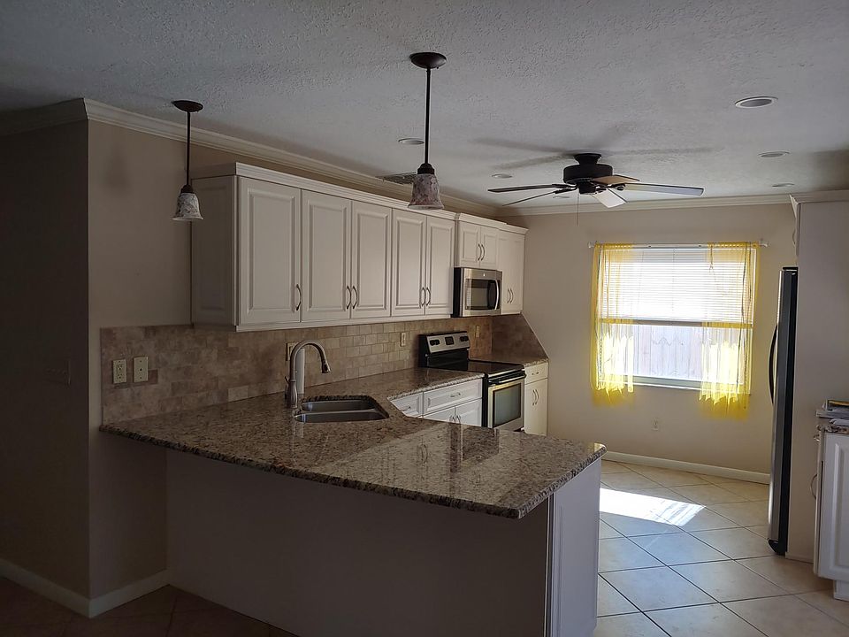 1st image of 2652 Wildwood Ln