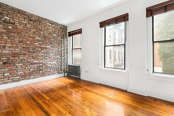 Rented by Compass | media 7