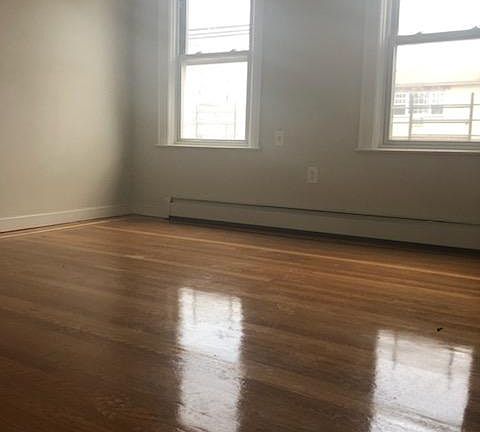 2nd image of 824 E 229th St