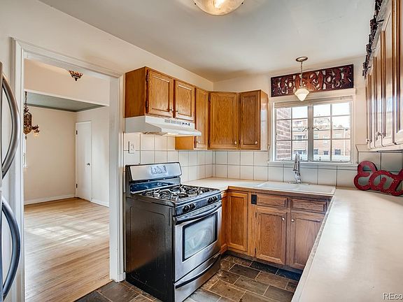 4th image of 943 N Emerson St APT 3