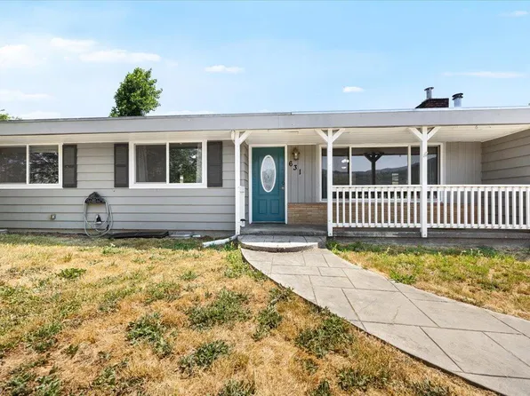 631 E 4th Ave, Riddle, OR 97469