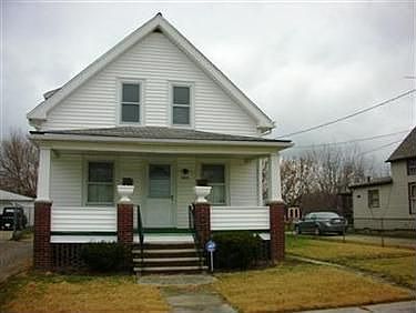 1st image of 824 W 18th St